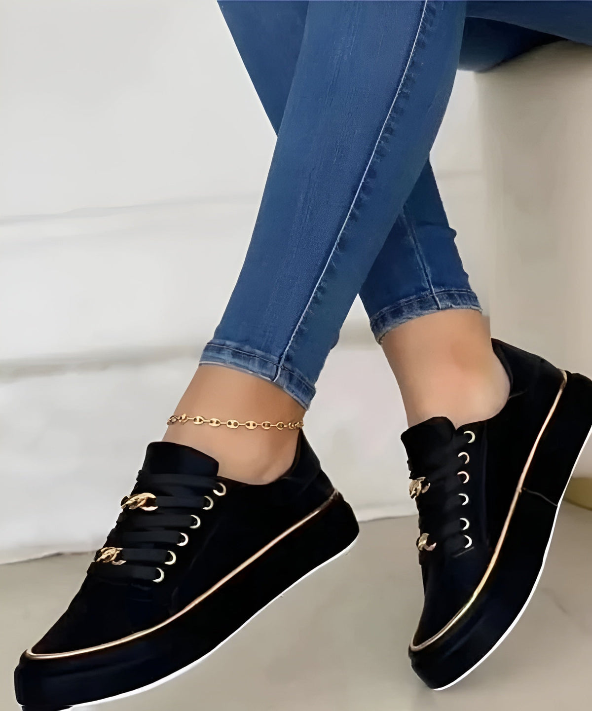 Harlow | Women's Lace-Up Flatform Sneakers Gold Chain Detail